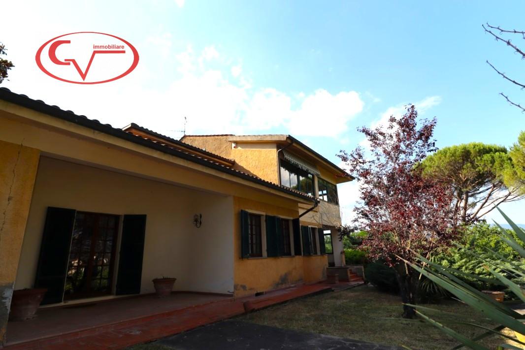 casa indipendente in vendita a Bucine