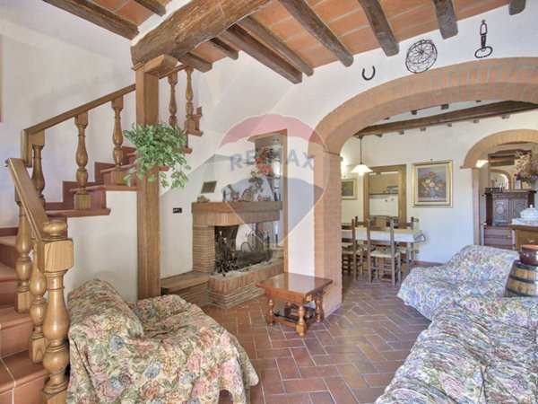 casale in vendita a Bucine in zona San Pancrazio