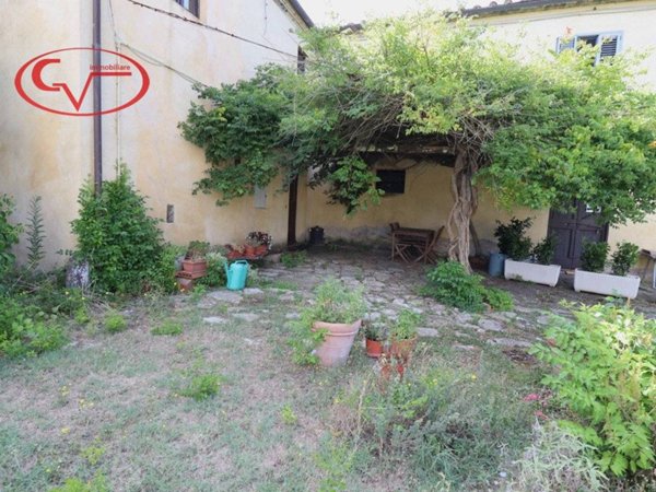 casa indipendente in vendita a Bucine