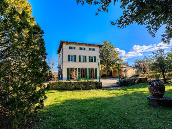 casa indipendente in vendita a Bucine