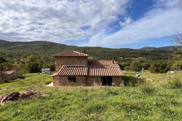 casa indipendente in vendita a Bucine in zona Ambra