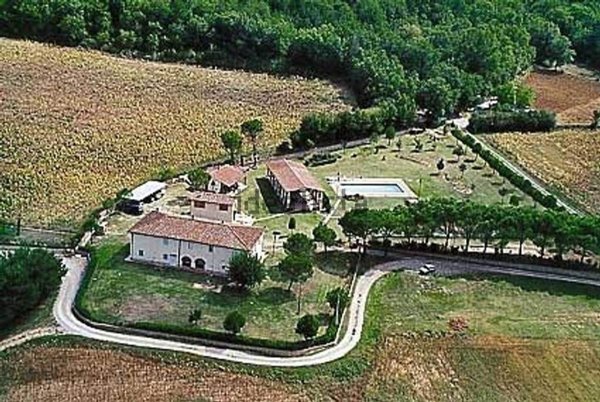 casale in vendita a Bucine in zona Pogi