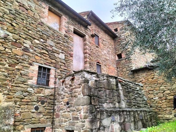 appartamento in vendita a Bucine in zona Sogna