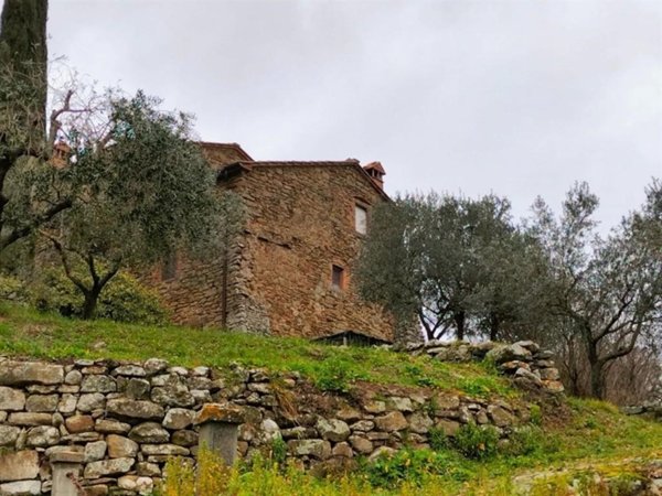 appartamento in vendita a Bucine in zona Sogna