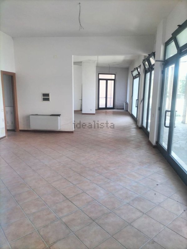locale commerciale in vendita a Bucine