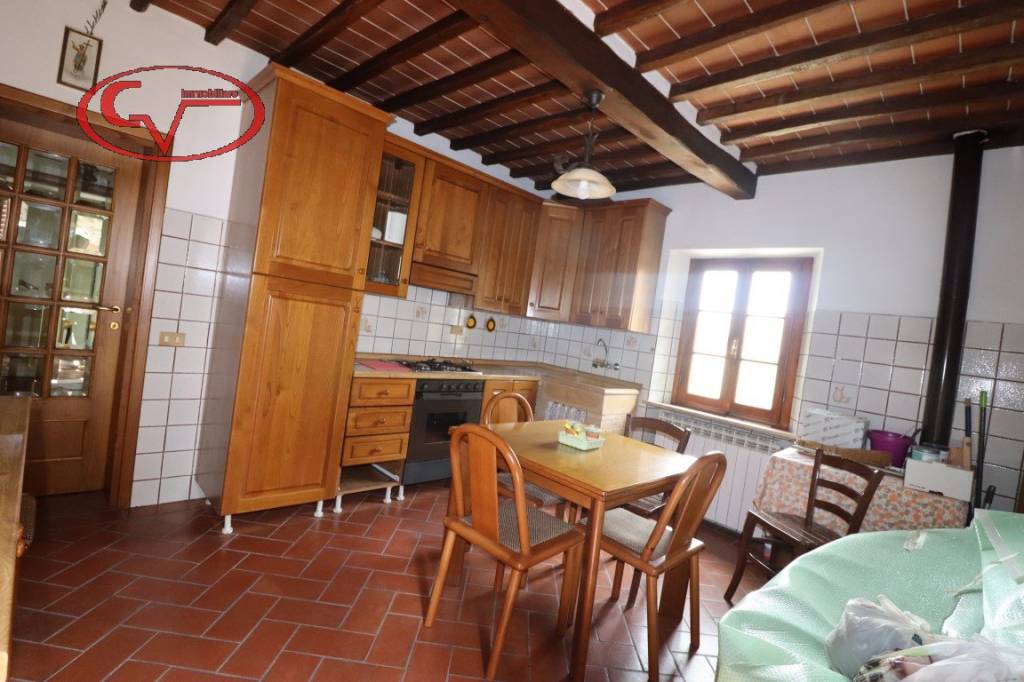 appartamento in vendita a Bucine in zona Montebenichi