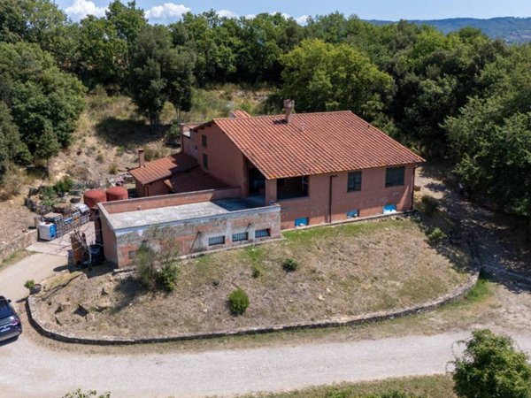 casa indipendente in vendita a Bucine
