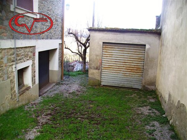 casa indipendente in vendita a Bucine in zona Pietraviva
