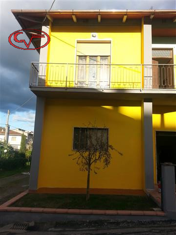 casa indipendente in vendita a Bucine