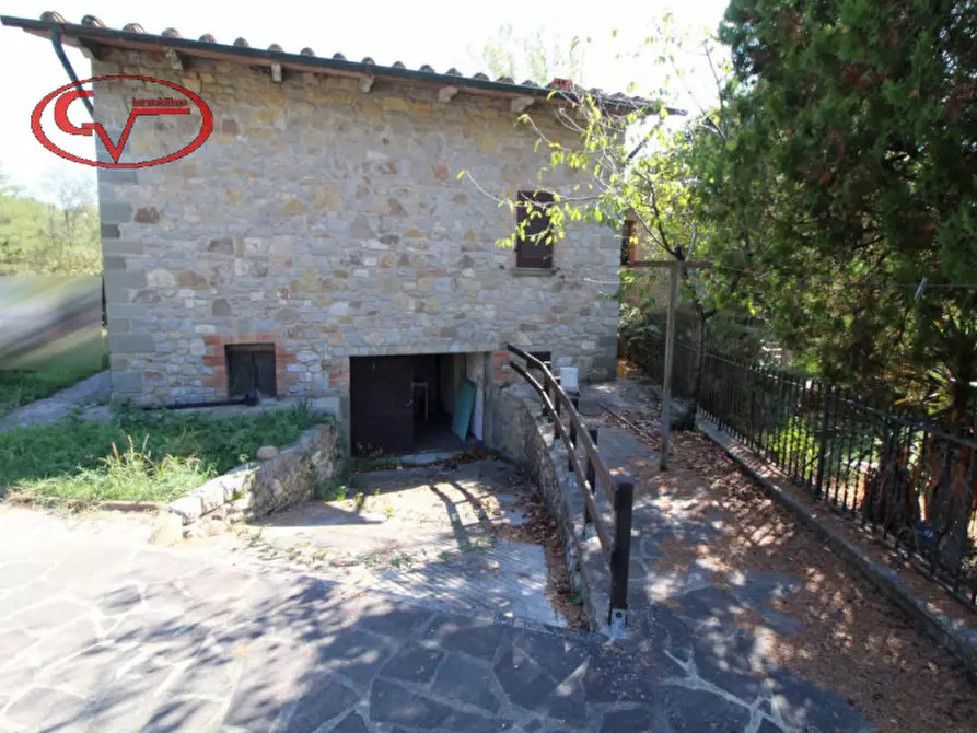 casa indipendente in vendita a Bucine in zona Pietraviva