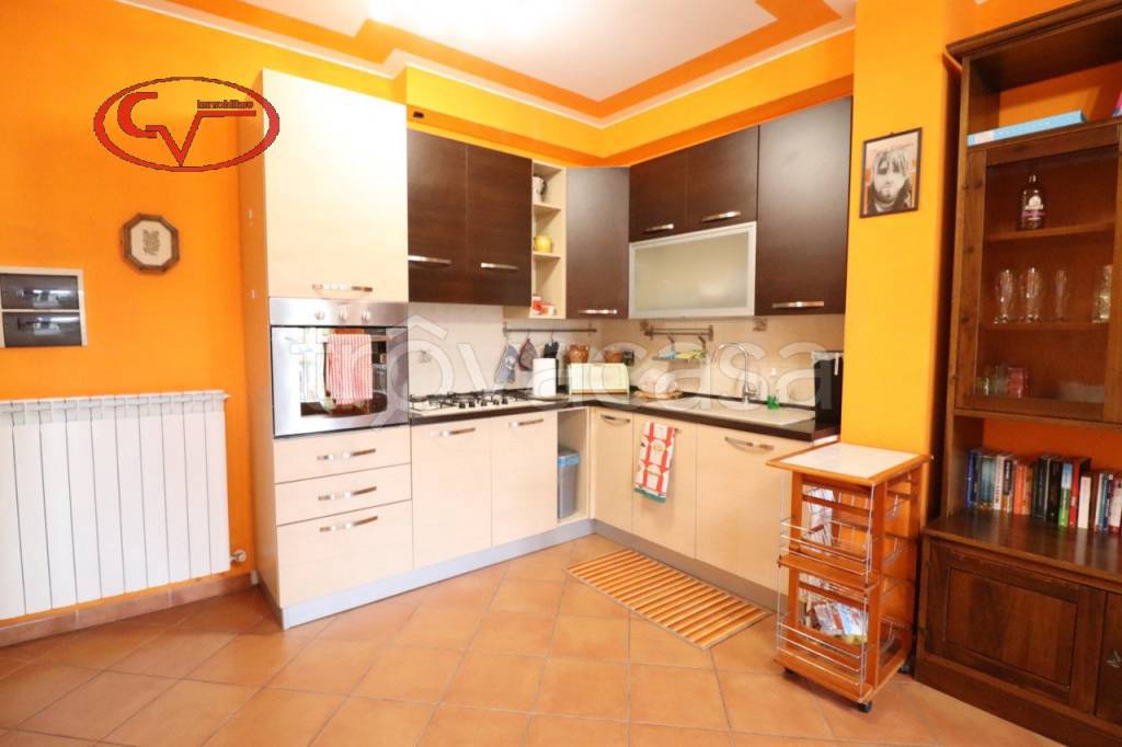 appartamento in vendita a Bucine in zona Ambra