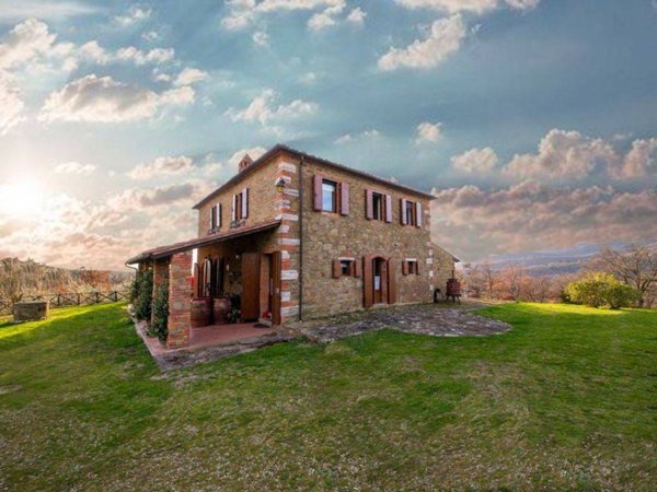 casa indipendente in vendita a Bucine