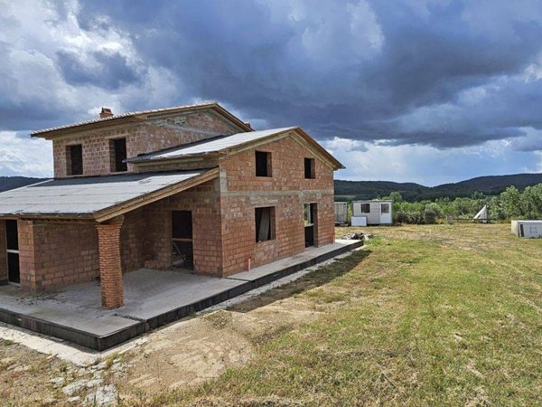 casa indipendente in vendita a Bucine