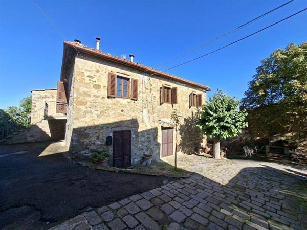 appartamento in vendita a Bucine in zona Montebenichi