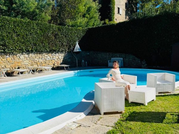 casa indipendente in vendita a Bucine in zona Rapale