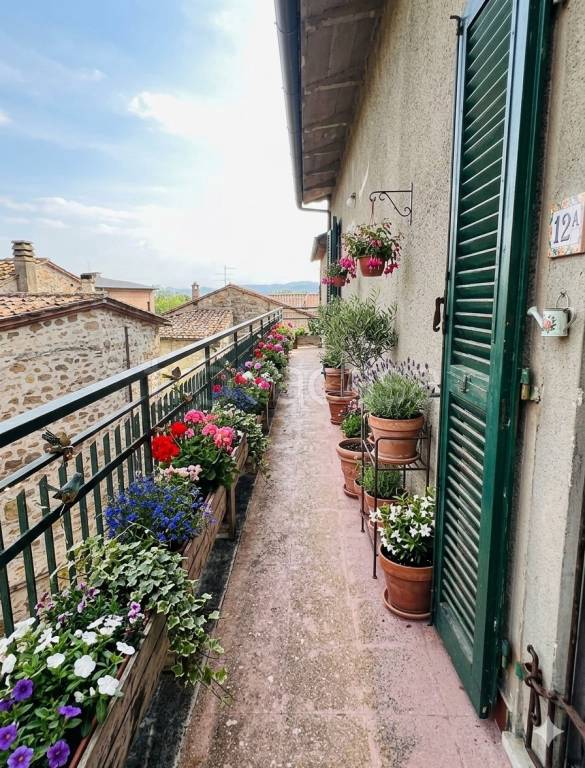 casa indipendente in vendita a Bucine in zona Pietraviva