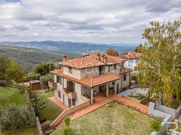 casa indipendente in vendita a Bucine