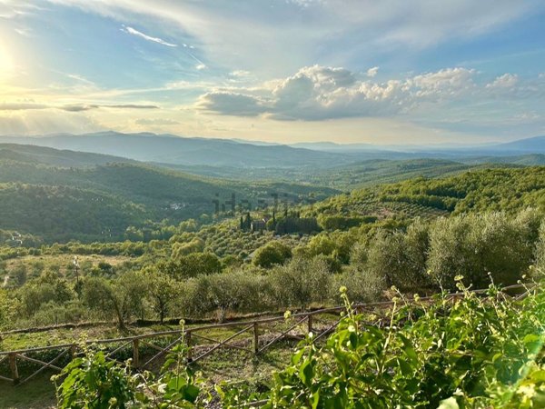 casa indipendente in vendita a Bucine