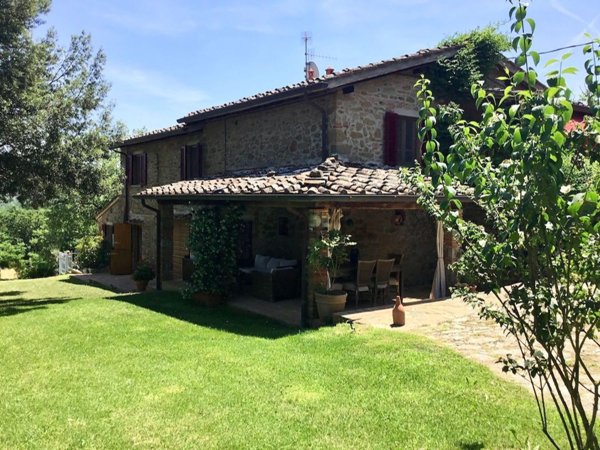 casa indipendente in vendita a Bucine in zona Ambra