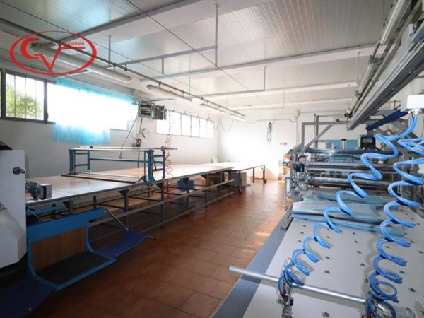 negozio in vendita a Bucine