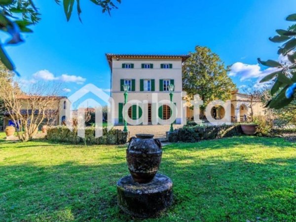 casa indipendente in vendita a Bucine