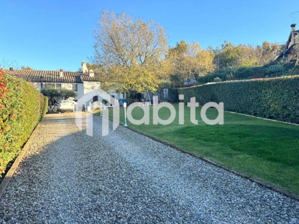 appartamento in vendita a Bucine in zona Pogi