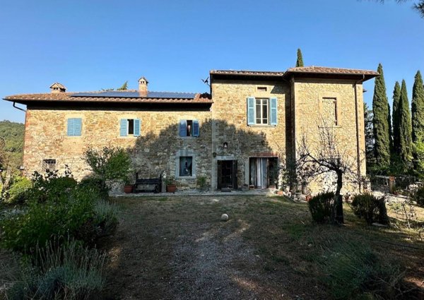 casa indipendente in vendita a Bucine in zona Capannole