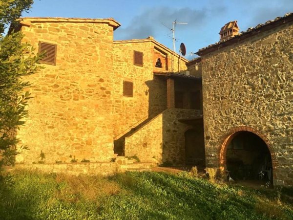casa indipendente in vendita a Bucine in zona Montebenichi