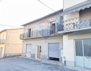 appartamento in vendita a Bucine in zona Pogi
