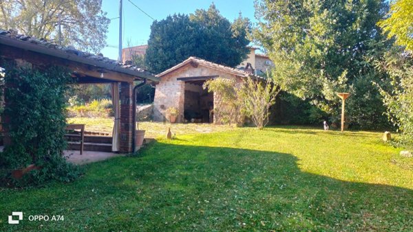 casa indipendente in vendita a Bucine in zona Ambra