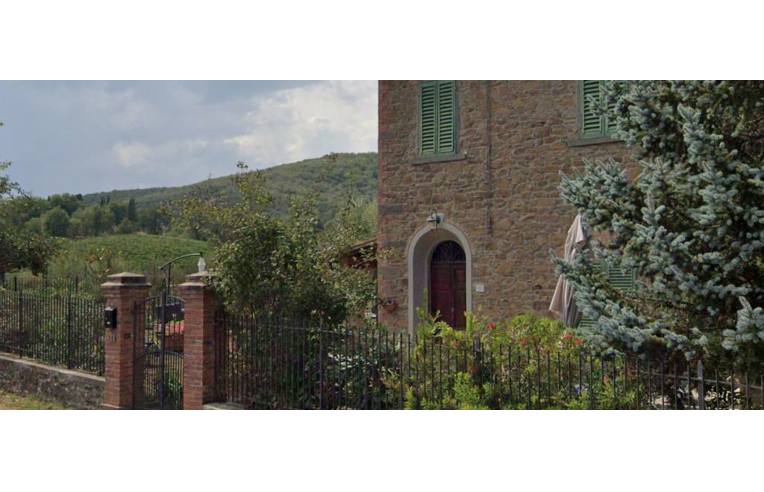 casa indipendente in vendita a Bucine in zona Pietraviva