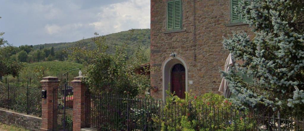 casa indipendente in vendita a Bucine in zona Pietraviva