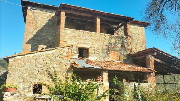 casale in vendita a Bucine