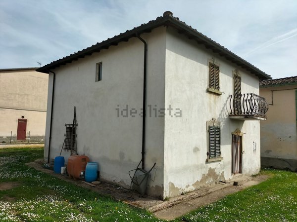 casa indipendente in vendita a Bucine