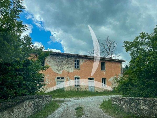 casale in vendita a Bucine