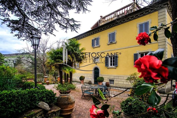 casa indipendente in vendita a Bucine in zona Perelli