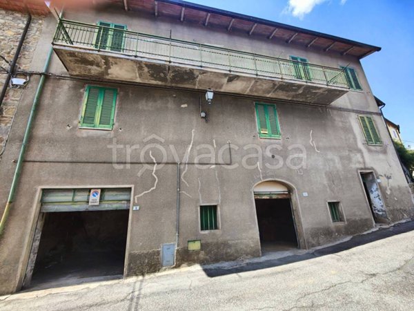 casa indipendente in vendita a Bucine