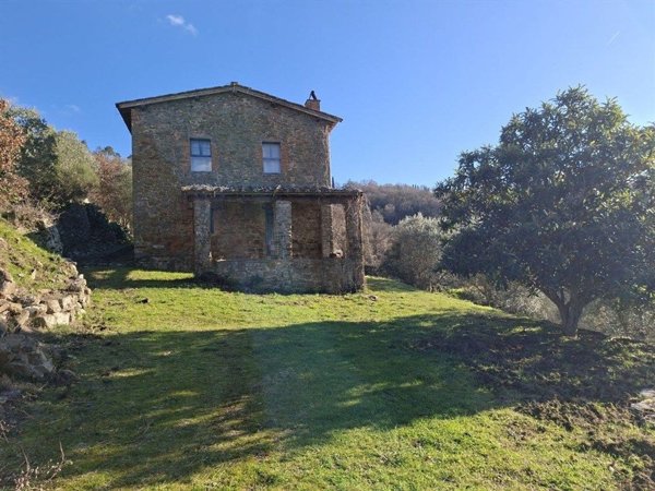 casa indipendente in vendita a Bucine