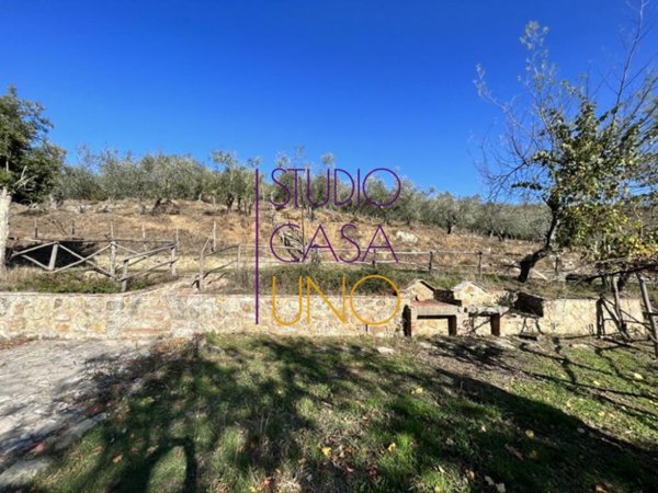 casa indipendente in vendita a Bucine in zona Ambra