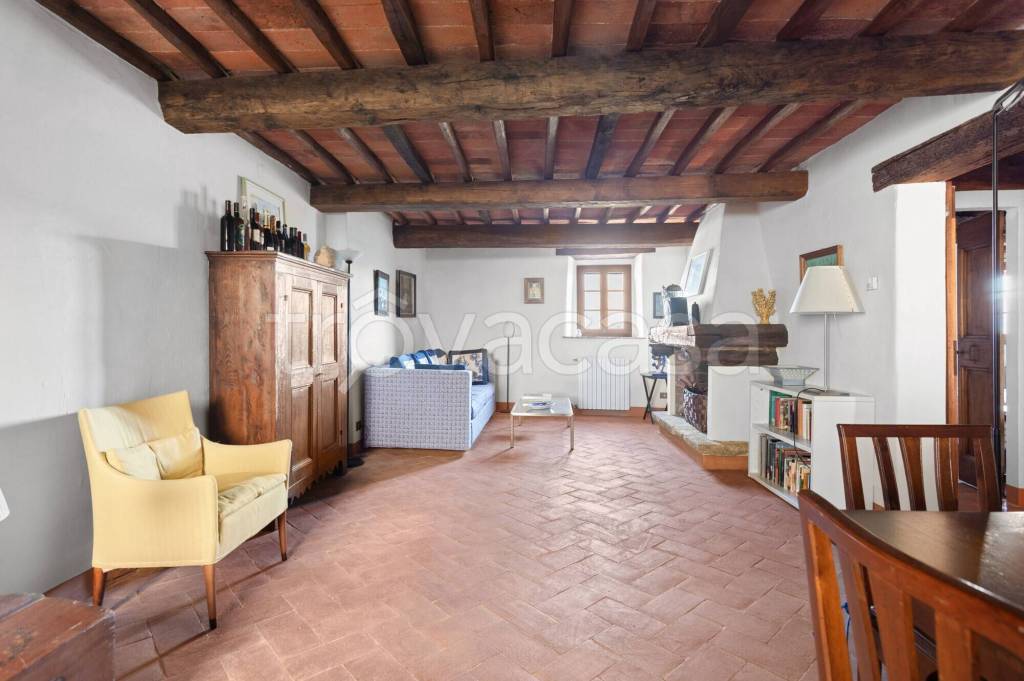 appartamento in vendita a Bucine in zona Sogna