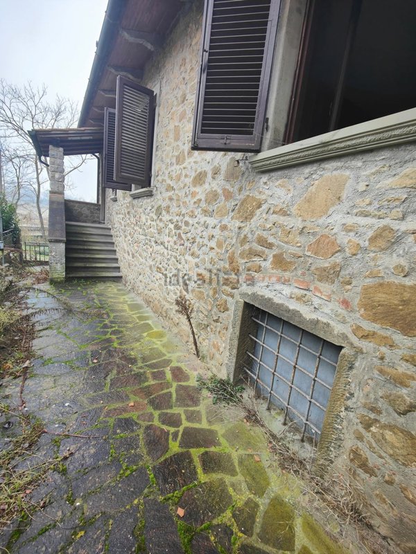 casale in vendita a Bucine