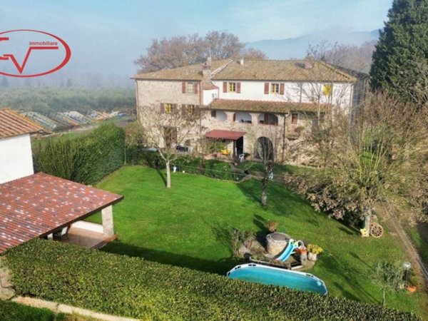 casa indipendente in vendita a Bucine