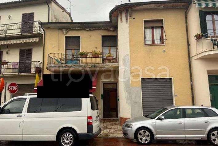 appartamento in vendita a Bucine in zona Ambra