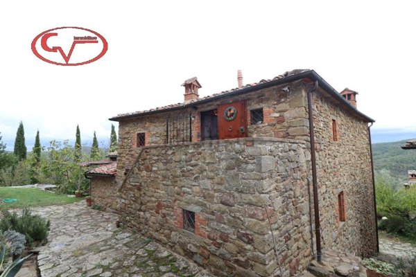 casa indipendente in vendita a Bucine in zona Sogna