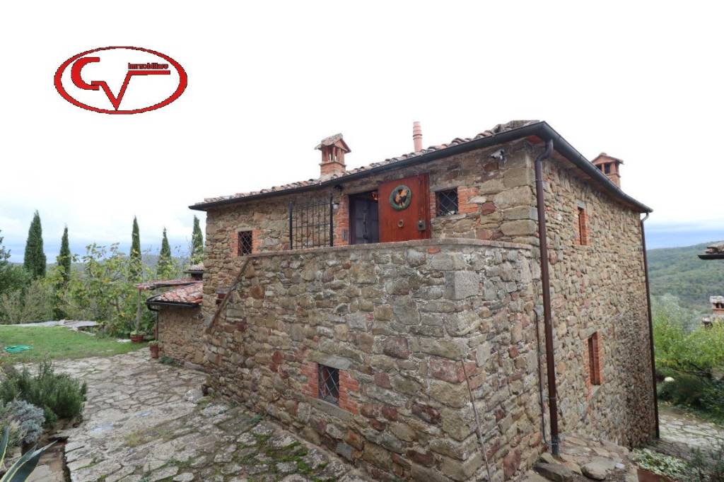 casa indipendente in vendita a Bucine in zona Sogna