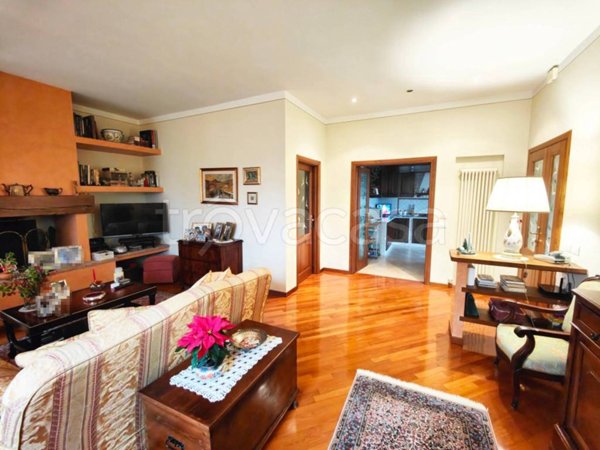 appartamento in vendita a Bucine in zona Ambra