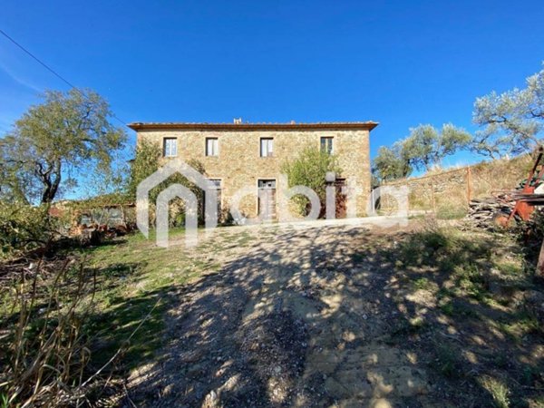 casa indipendente in vendita a Bucine in zona Capannole