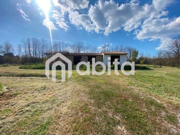 casa indipendente in vendita a Bucine in zona Pietraviva