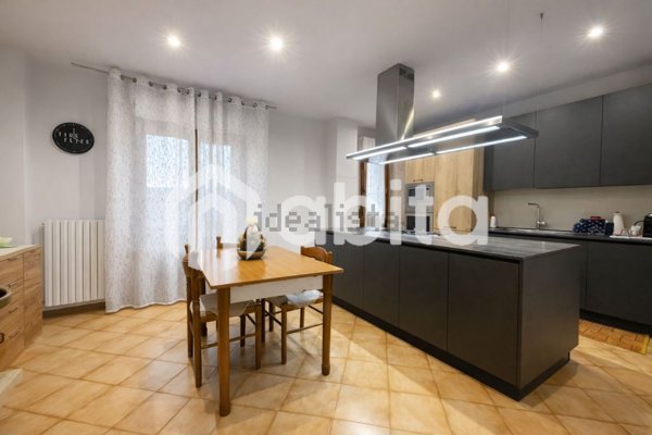 casa indipendente in vendita a Bucine