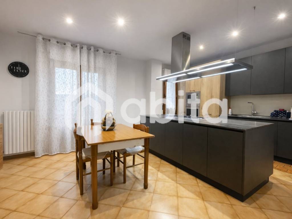 casa indipendente in vendita a Bucine